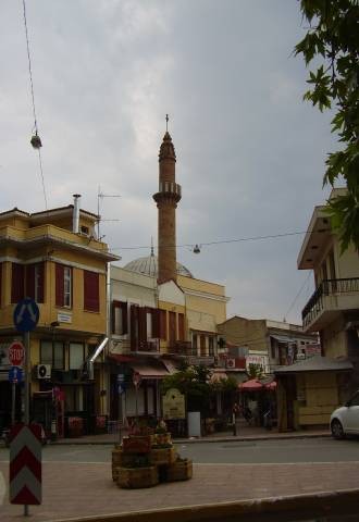 Chios. To minaret meczetu Mecidiye Cami – tu znajduje się muzeum bizantyjskie, ale niestety meczet był w remoncie i można go było obejrzeć jedynie z zewnątrz.