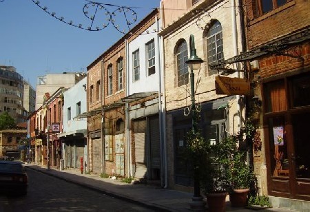 To jest uliczka Egyptou (odchodząca od Tsimiski). Lubię takie malutkie uliczki – mają niesamowity klimat