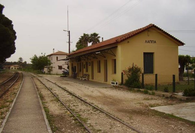 Dworzec kolejowy w wiosce Lappa