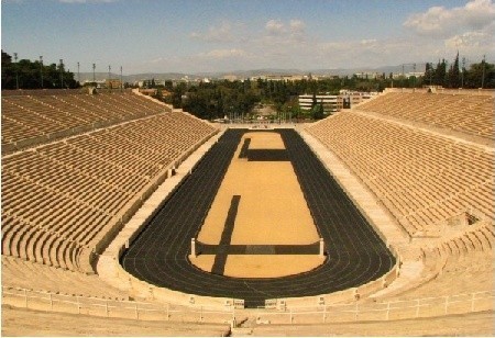 Strasznie dawno tutaj nie byłam: to stary marmurowy stadion olimpijski z jego idealną symetrią 