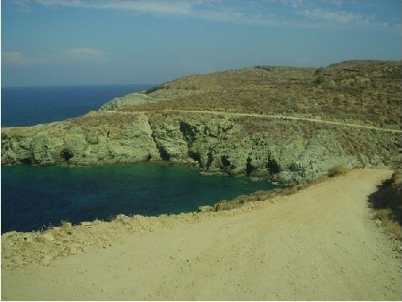 Droga prowadząca do plaży  Lygharia i dalej, do plaży Agios Georgios 