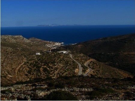 Z drugiej strony monastyru również śliczny widok: na wyspę i port Alopronia 