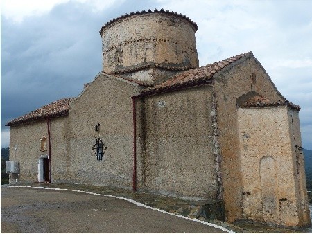  Niezwykle piękny stary kościółek Ieros Naos Panagias, samotnie posadowiony gdzieś pomiędzy Kotronas a Githio