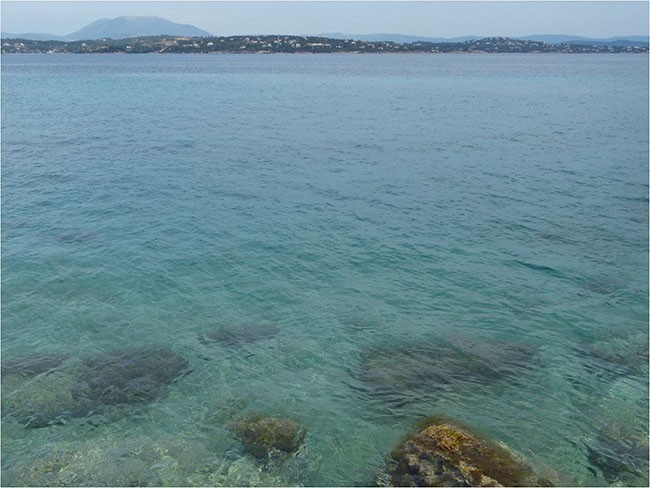 Spetses: spojrzenie w stronę wód zatoki