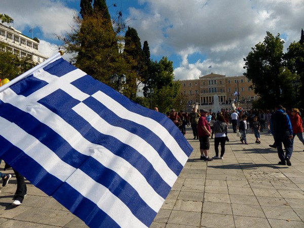 Świętowanie na Platija Syntagma:  Dzień  OCHI/OHI [28 dnia października]