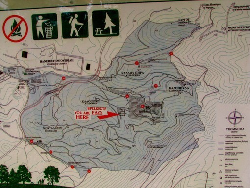 Mapka zielonego terenu znajdująca się na jednej z polanek z zaznaczonym monastyrem oraz miejscem nazwanym „Killou Pira”
