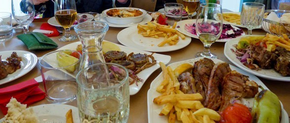 Na stole w tawernie w Grecji