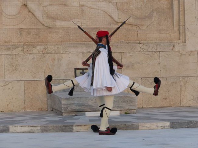 Evzoni na Pl. Syndagma w Atenach: tu zmiana warty