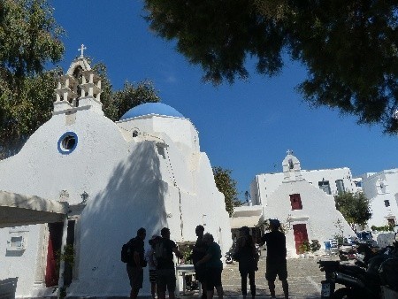 Miasto Mykonos to zagłębie kościółków 