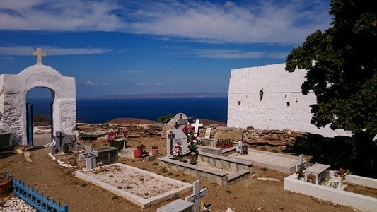 Na cmentarzach na wyspach